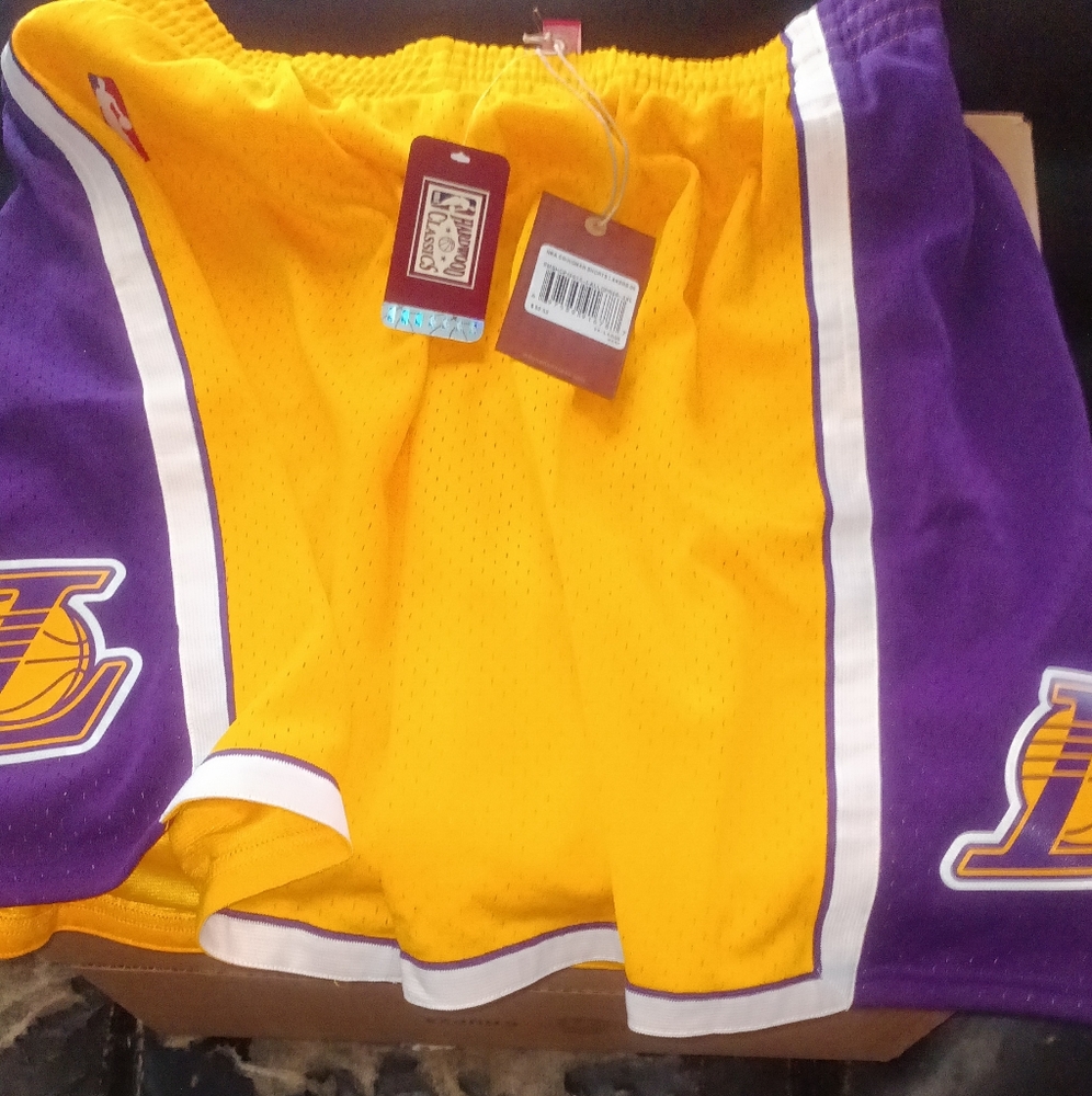 NBA Lakers shorts Mitchell & Ness